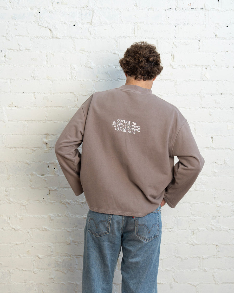 POCKET BROWN CREWNECK
