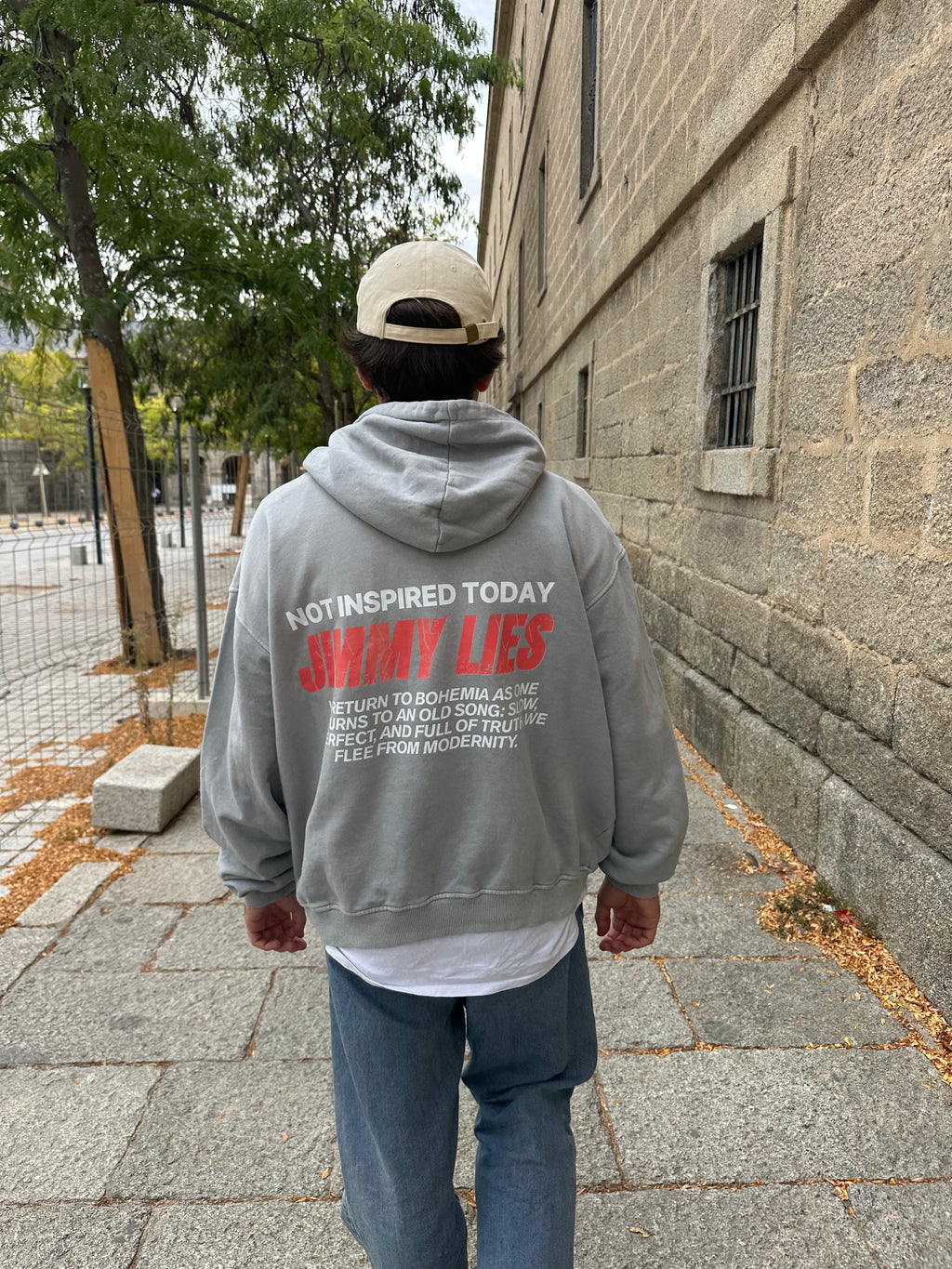 LIGHT GREY RETRO HOODIE